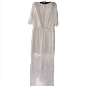 Bombaxceiba white floor length shirt sleeve deep v floral lace dress/ romper med